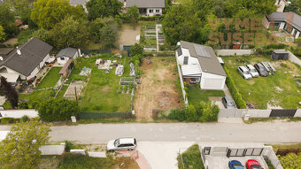 VYMEŇ SUSEDA - VÝNIMOČNÝ STAVEBNÝ POZEMOK, BOČNÁ ULICA, BRA - 5