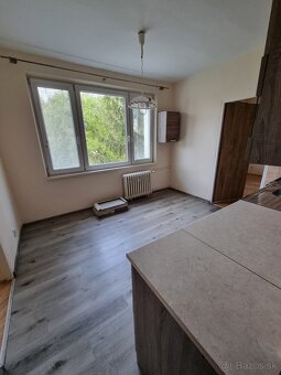 Dám do prenájmu -2 izbový byt v centre Fiľakova - 5