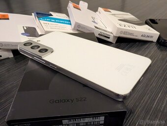 Samsung Galaxy S22 - 5