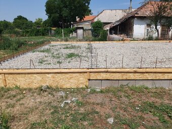 Predám stavebný pozemok s elektr. prípojkou a s projektom - 5