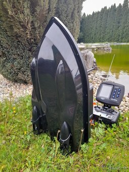 Zavažacia zakrmovacia lodka s GPS a farebným sonarom . - 5