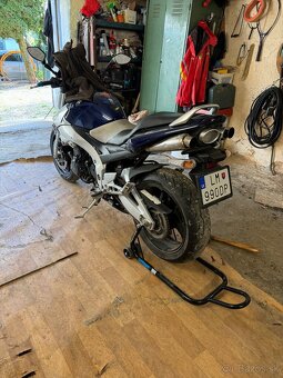 Suzuki gsr600 - 5