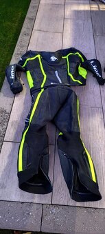 Kožená kombinéza LIME – veľkosť 56 (CE chrániče, pekný stav) - 5