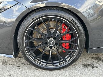 Mercedes-Benz C 63 AMG - 5