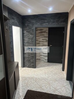 Ponúkame na predaj kompletne rekonštruovaný, moderný 3 izbov - 5