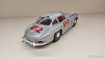 1:18 MERCEDES-BENZ 300SL No. 452 - 5