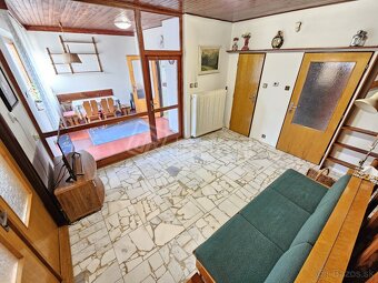 Výborná lokalita, 5 izbový rodinný dom s garážou na… - 5