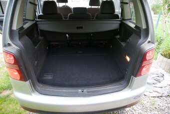 VW Touran 2,0Tdi 103kW r.v. 02/2008 - 5