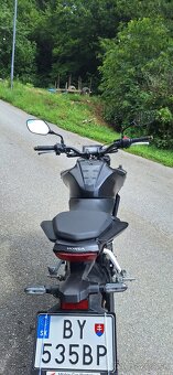 Honda cb125r - 5