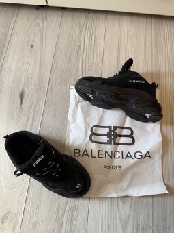 Balenciaga - 5