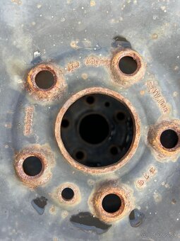 Disky na VW, 5x120, jazdené zimné pneumatiky - 5
