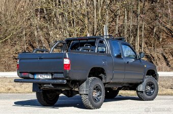Toyota Hilux 2.5 D-4D Double Cab 4x4 - 5