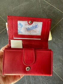 Dámska kožená peňaženka, červená šikovne spracovaná. - 5