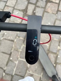 Xiaomi Electric Scooter 4 na detaily - 5