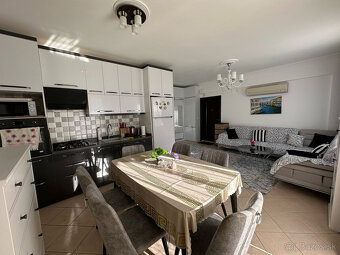 IBA U NÁS Na predaj 3i apartmán s terasou v centre Kemeri, - 5
