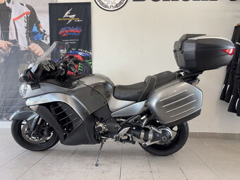 Kawasaki GTR 1400 - 5
