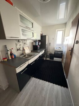 3-izbový byt na predaj, balkón, 56 m2, pri centre mesta. - 5