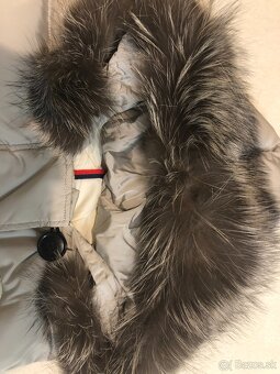 Moncler originál páperová vesta, veľ. 38 - 5