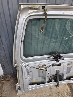 VW Caddy 03-14 zadné kufrové dvere - 5