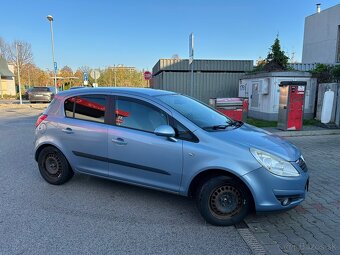 Opel Corsa 1.4 benzin s klimatizaciou - 5