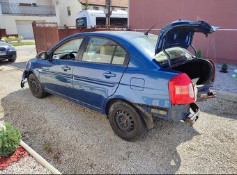 Hyundai Accent - 5