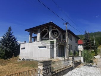 Dražba rodinného domu a pozemkov v obci Kiarov - 5