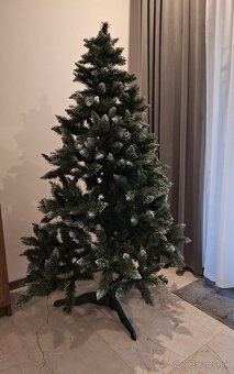 Krásny hustý vianočný stromček 180 cm - 5