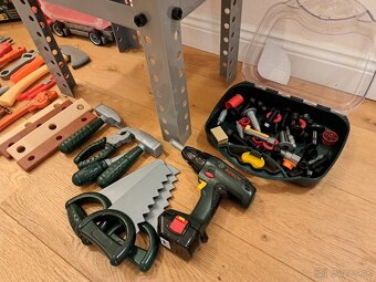 Stol s naradim, kamion s naradim, ... - 5