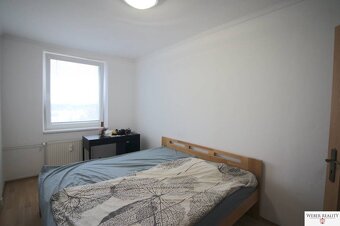 Predáme 3-izb. byt na Kramároch, ul. Na Revíne, s balkónom, - 5
