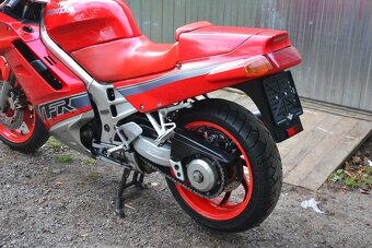 Honda VFR 750 RC36 - 5