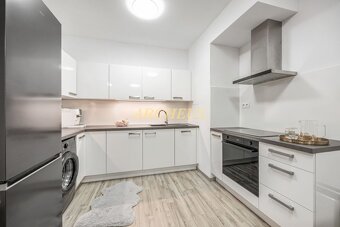 NA PREDAJ MODERNÝ 2-IZBOVÝ BYT BRATISLAVA-SLNEČNICE - 5