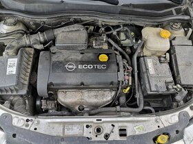Rozpredám Opel Astra H combi HB benzín diesel - 5