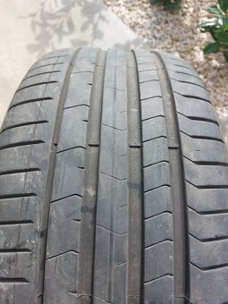 Pirelli 275/35 R22 - 5