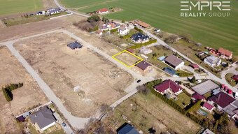 Na predaj slnečný stavebný pozemok s možnosťou výstavby - Hr - 5