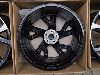 5x112 R19 Škoda Aniaria Superb Nepoužite - 5