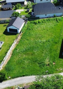 Rovinatý pozemok v Púchove - časť Horné Kočkovce 931m2 - 5