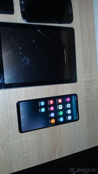 Staršie mobilné telefóny - 5