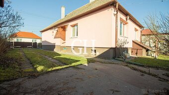 REZERVOVANÉ - Na predaj 4-izbový rodinný dom v Rimavskej Sob - 5