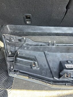 Honda Civic 8g - predna maska - 5