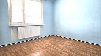 Rezervovane-Ponúkame na predaj 4-izbový byt s loggiou ma Zel - 5