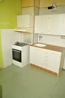 Byt 1+1 s loggiou, sídl. Mier, Spišská Nová Ves - 5