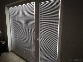 INTERIÉROVÉ ŽALÚZIE A SIEŤKY ROTI HMYZU AJ S MONTÁŽOU - 5