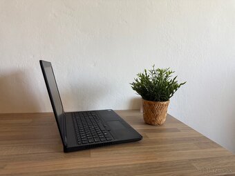 Notebook Dell latitude 5570, i5, ssd, Win 11 - 5