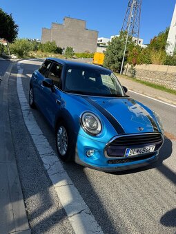 Mini Cooper Hatchback 1.5 TwinPower Turbo 6.st. manuál - 5