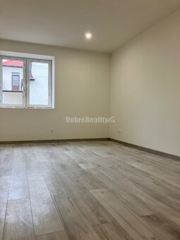 Kompletne zrekonštruovaný 2-izbový byt v Lučenci... - 5