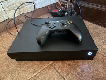 Xbox one X - 5