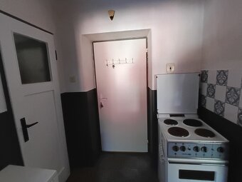 Lacno predám 1 izbový byt 75 km od BB - 5