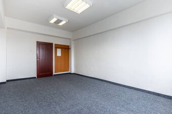 BC TOMÁŠIKOVA 35 - kancelária 19 m2 na prenájom 224€ (vrátan - 5