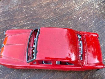 stará plechová Volkswagen 1500 - 5