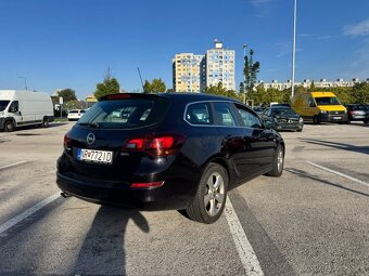 Opel Astra Sports Tourer - 5